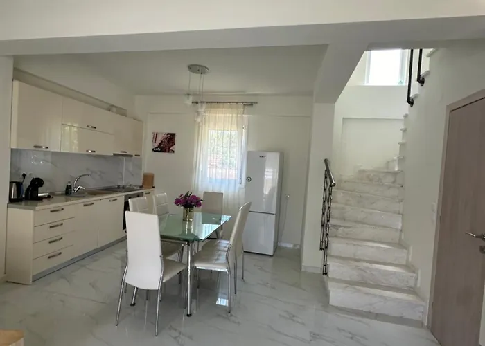 Case de vacanță Natalia House